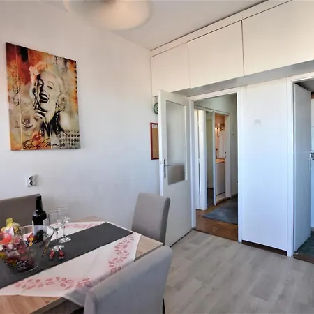 Apartment Autokomanda Apt. With Beautiful View Near Center! *